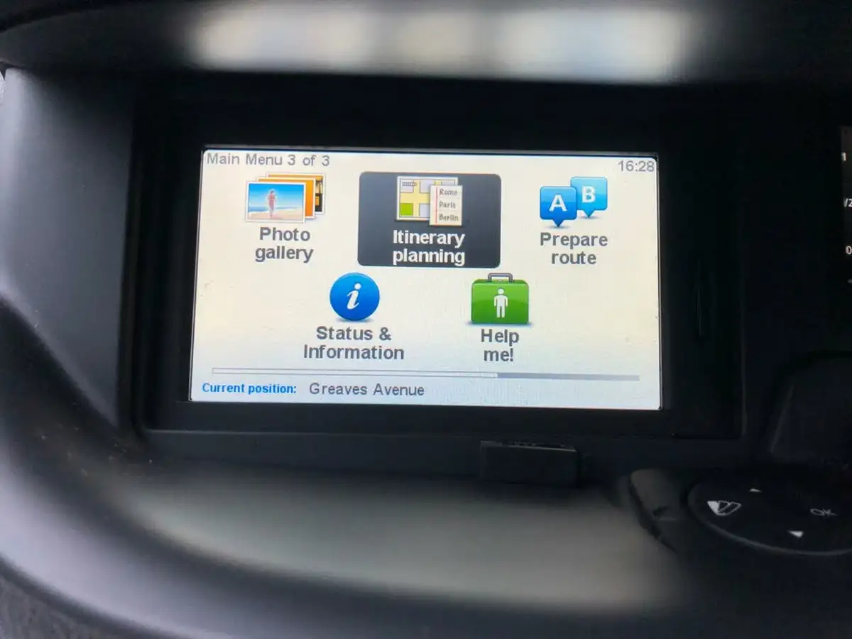 2014-renault-scenic-15td-dynamique-tom-tom-energy-ss-big-35