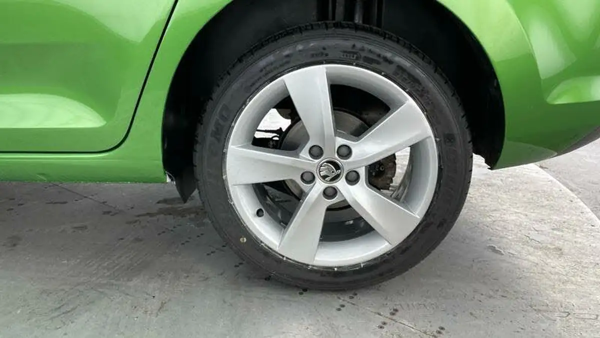 2018-skoda-rapid-spaceback-10-tsi-se-tech-109ps-big-29