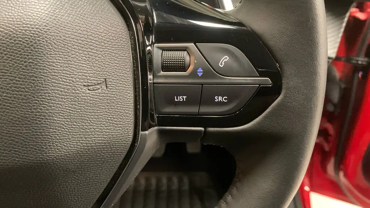 2022-peugeot-208-12-puretech-allure-premium-100bhp-eat8-big-23