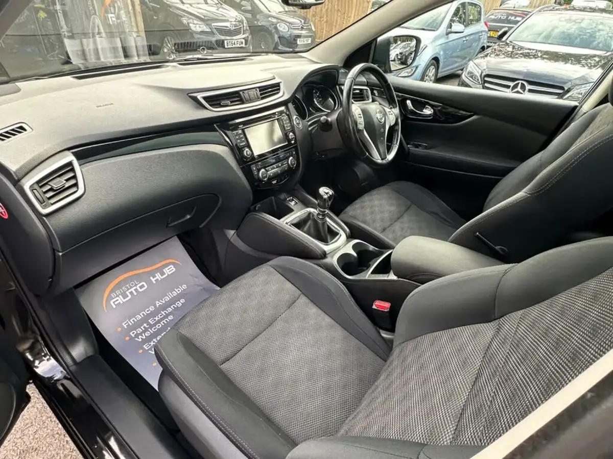 2014-nissan-qashqai-15dci-acenta-premium-big-45