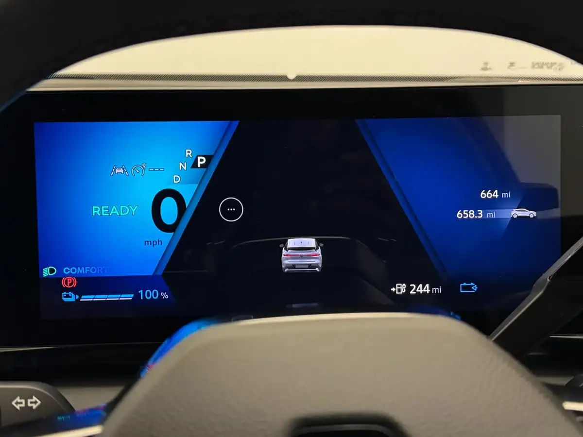 2025-renault-megane-e-tech-e-iconic-big-23