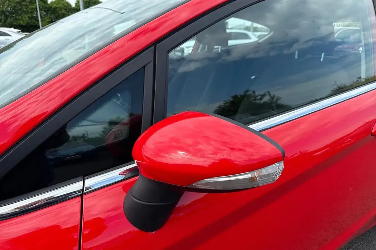 2017-ford-fiesta-125-zetec-3d-big-28