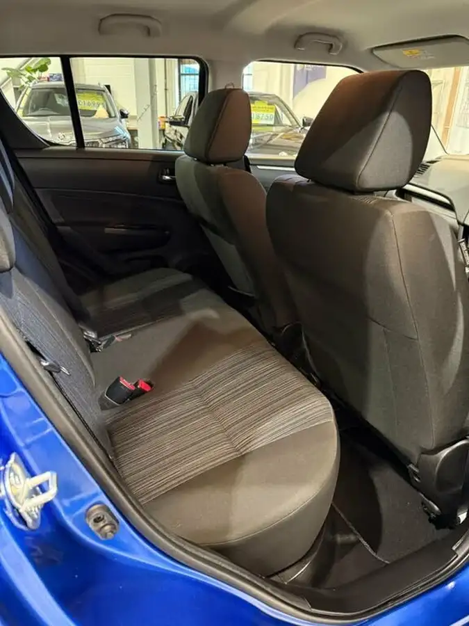 2014-suzuki-swift-12-sz4-94ps-nav-5d-at-big-12