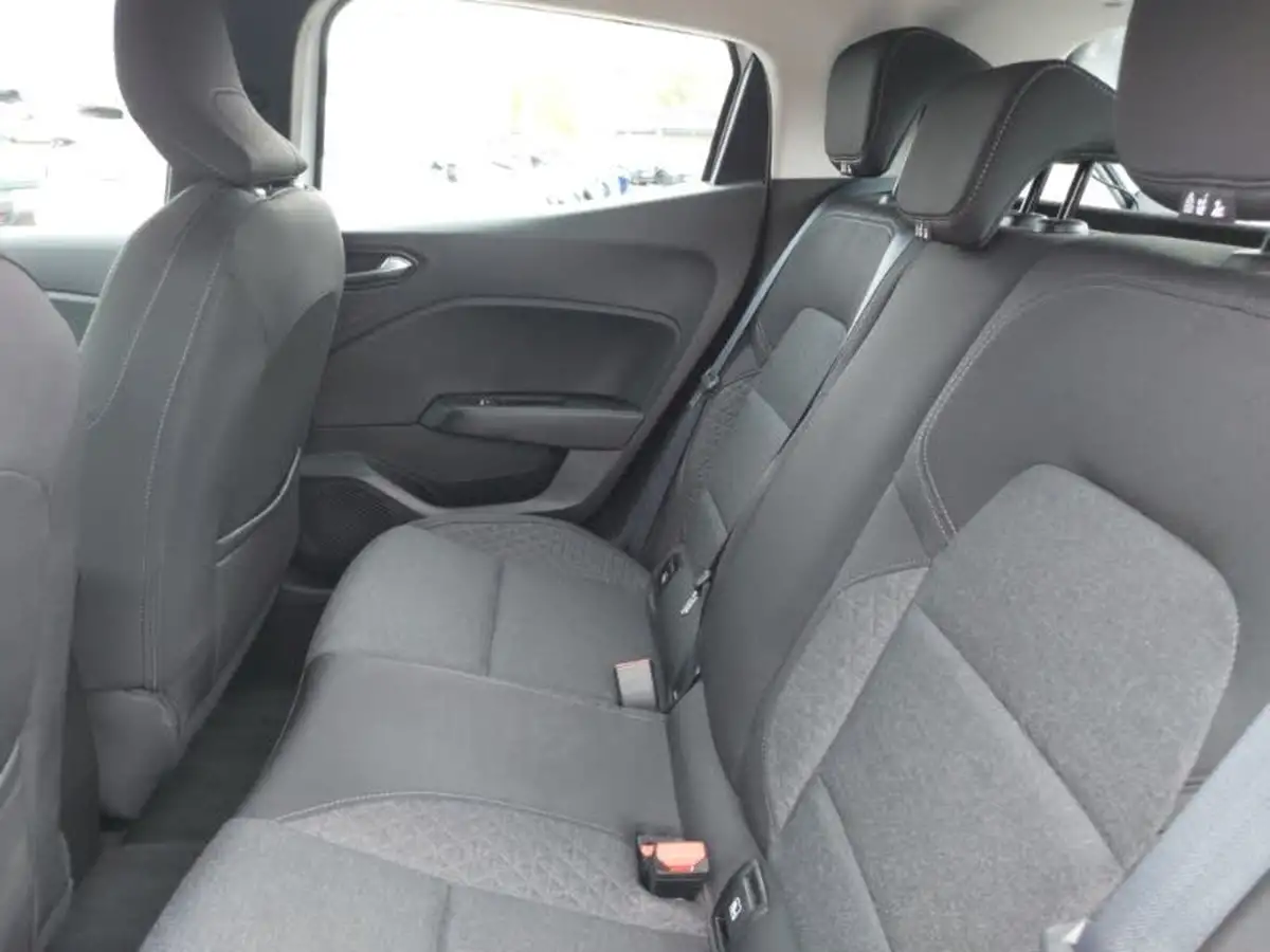 2021-renault-clio-10-sce-iconic-65ps-big-5