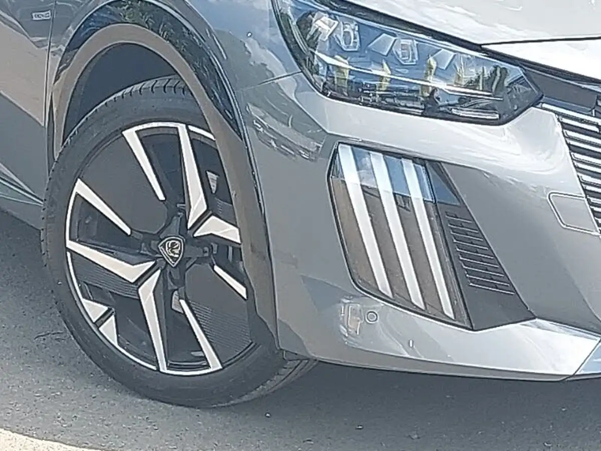 2024-peugeot-208-12-puretech-gt-100ps-big-8