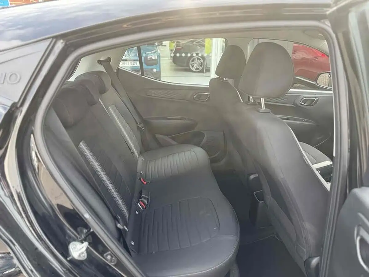 2022-hyundai-i10-10-se-connect-big-19