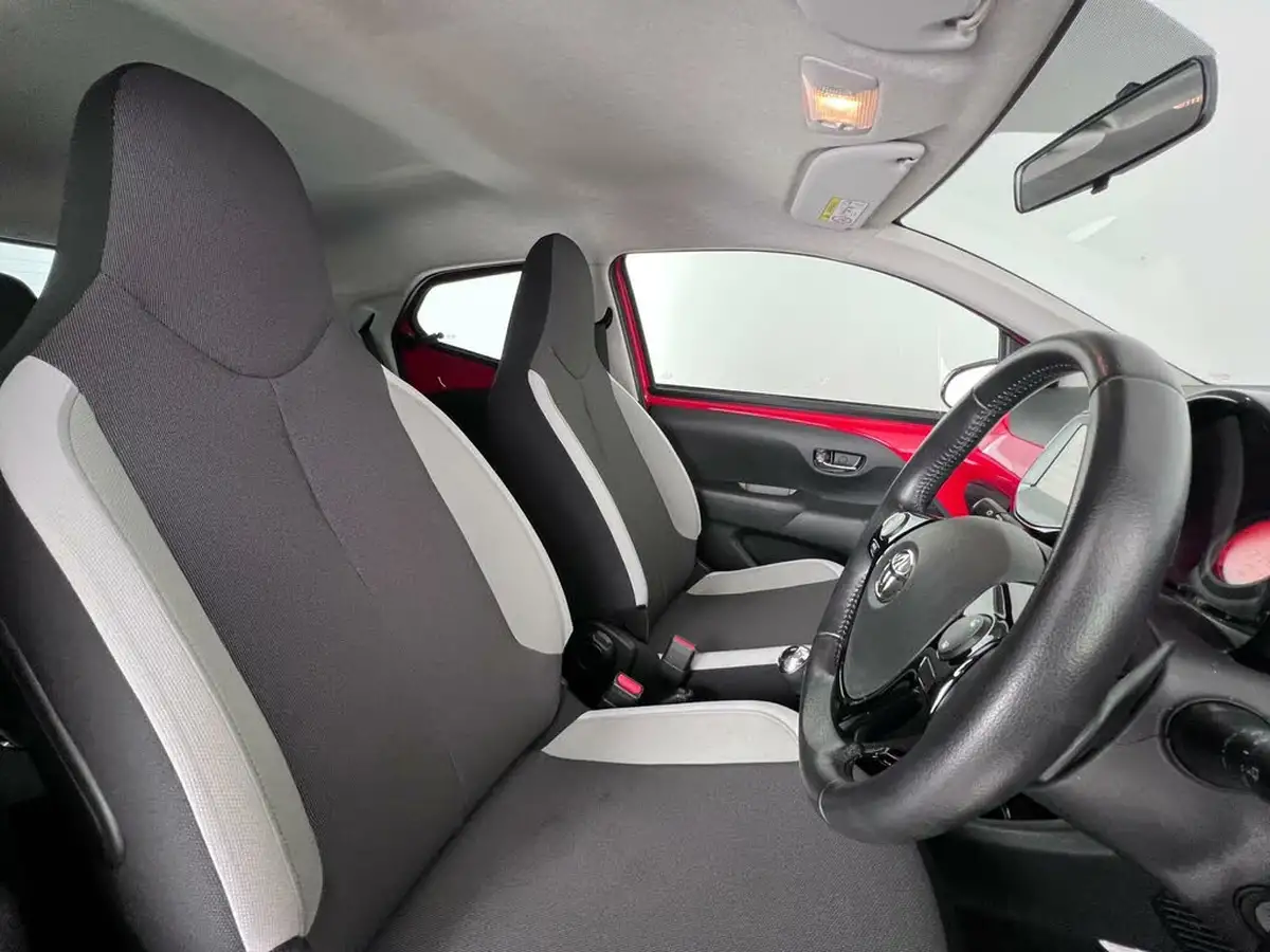 2017-toyota-aygo-10-vvt-i-x-style-71bhp-x-shift-big-15