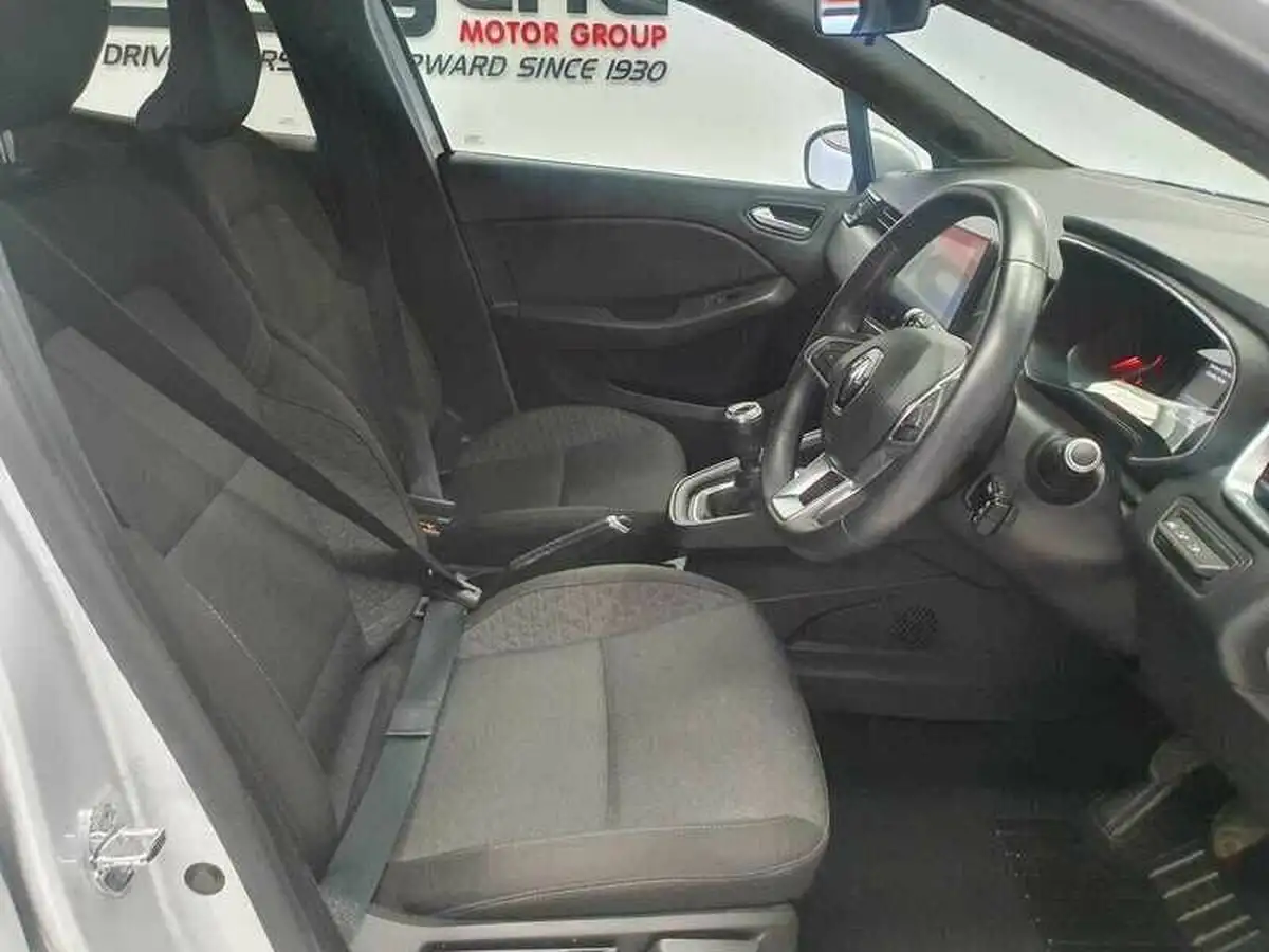 2020-renault-clio-10-sce-iconic-75bhp-big-11