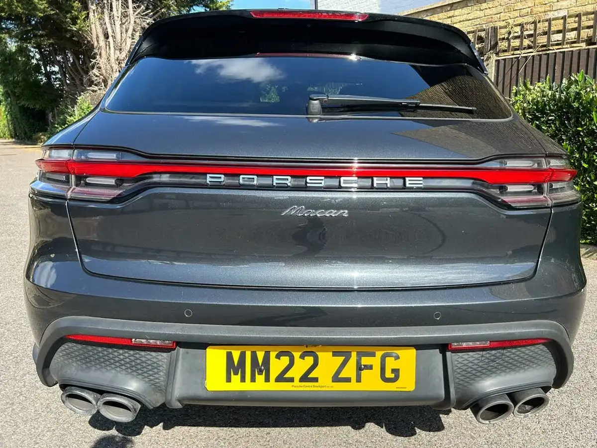 2022-porsche-macan-20-big-2