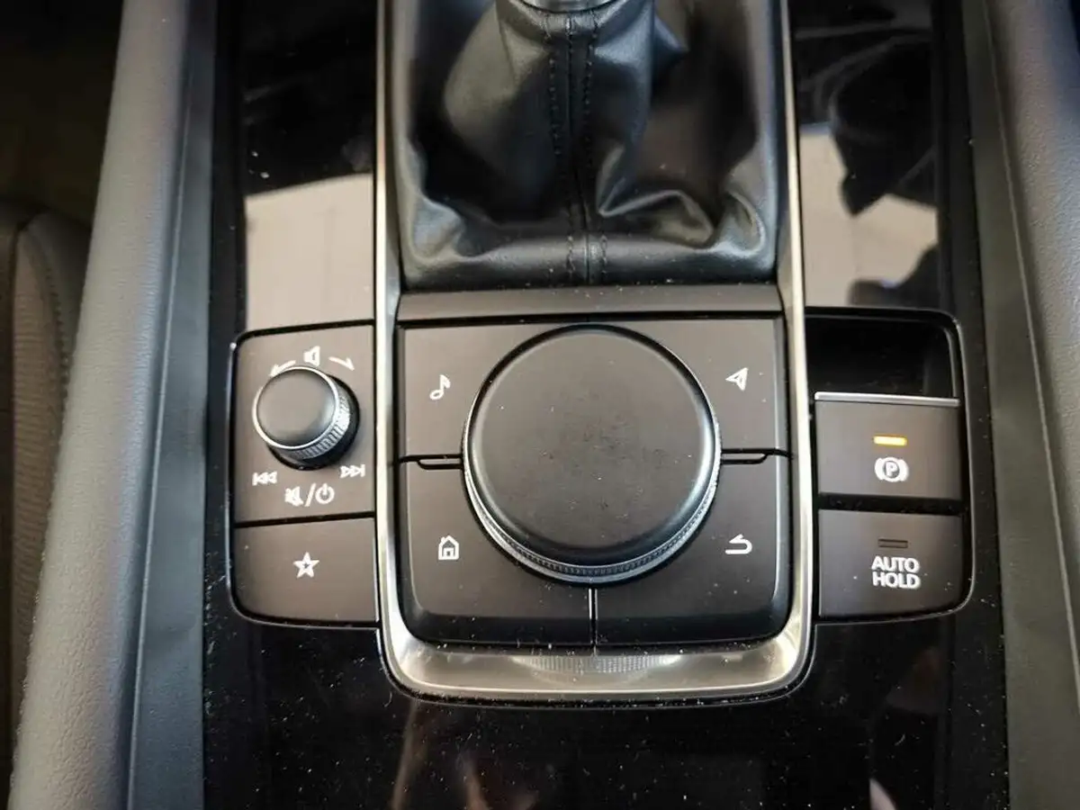 2025-mazda-mazda3-20-e-skyactiv-x-exclusive-line-hatchback-5d-big-30