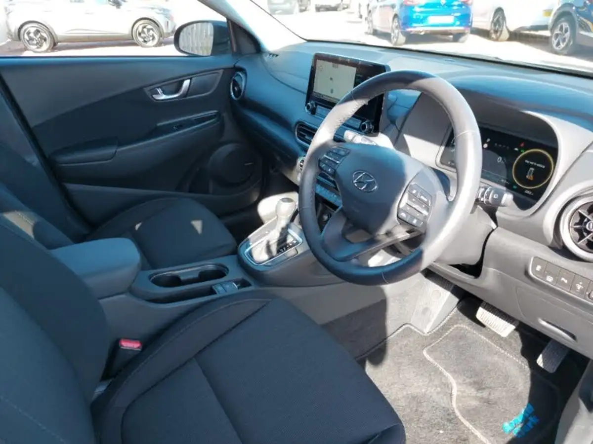 2022-hyundai-kona-16-gdi-premium-big-12