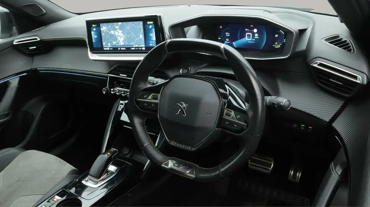 2021-peugeot-2008-suv-e-gt-premium-big-9