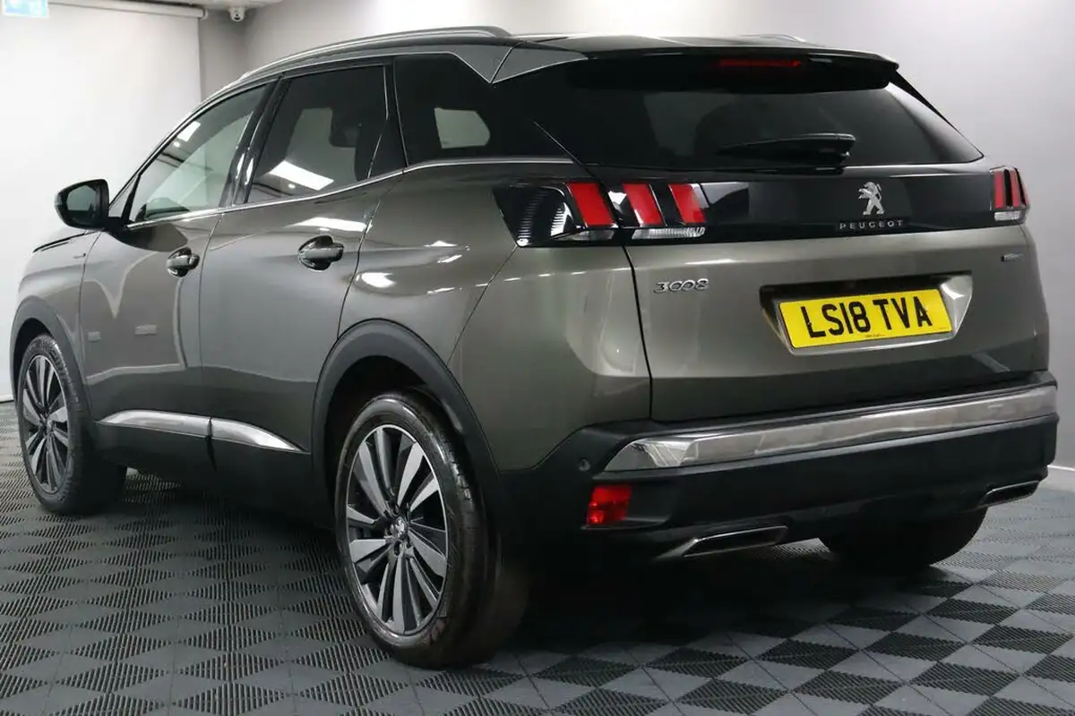 2018-peugeot-3008-suv-12-puretech-gt-line-premium-big-12