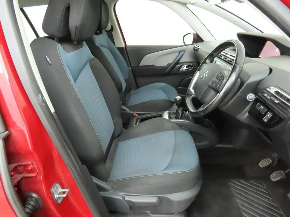 2017-citroen-grand-c4-picasso-16bluehdi-feel-big-7