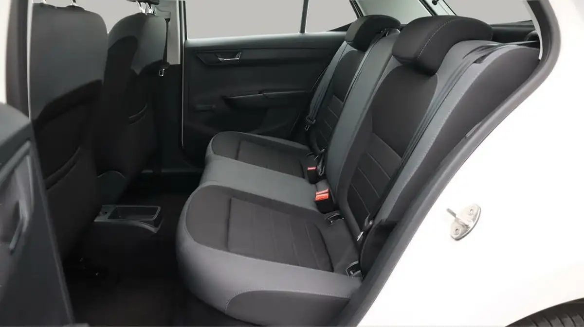 2021-skoda-fabia-10-mpi-colour-edition-60ps-big-16