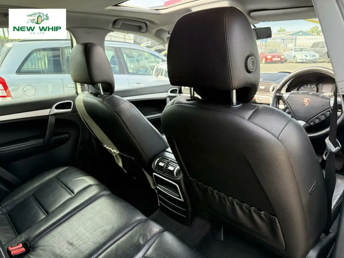 2004-porsche-cayenne-32-big-42
