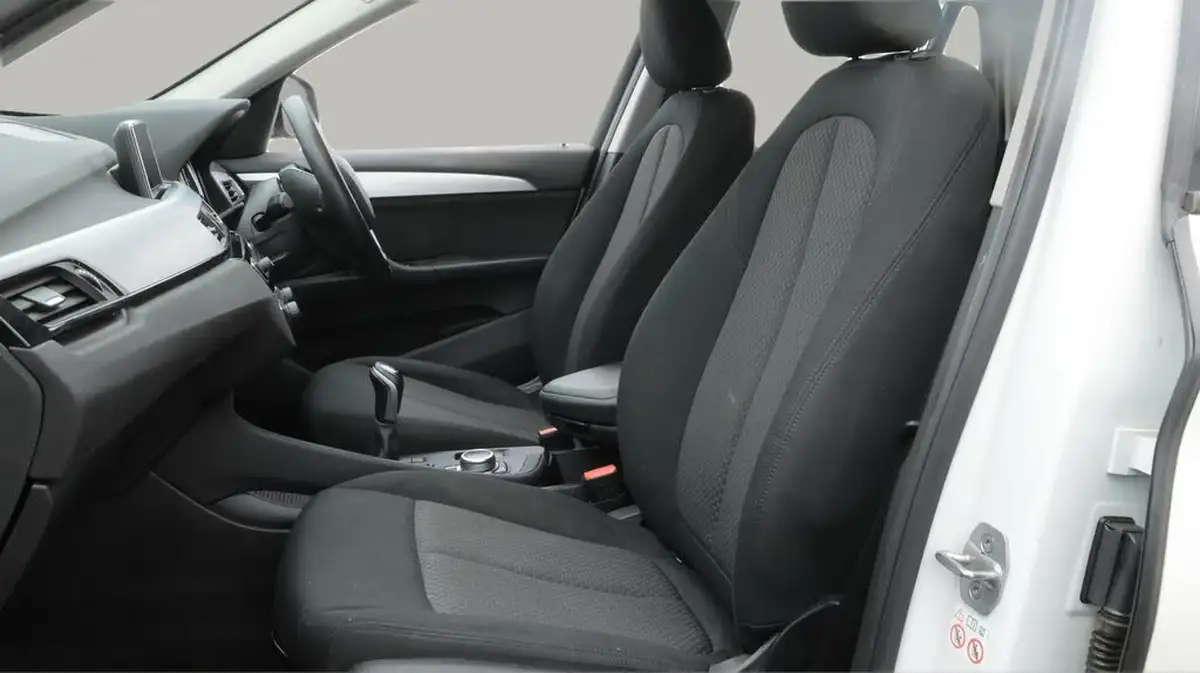 2020-bmw-x1-15-sdrive18i-se-big-14