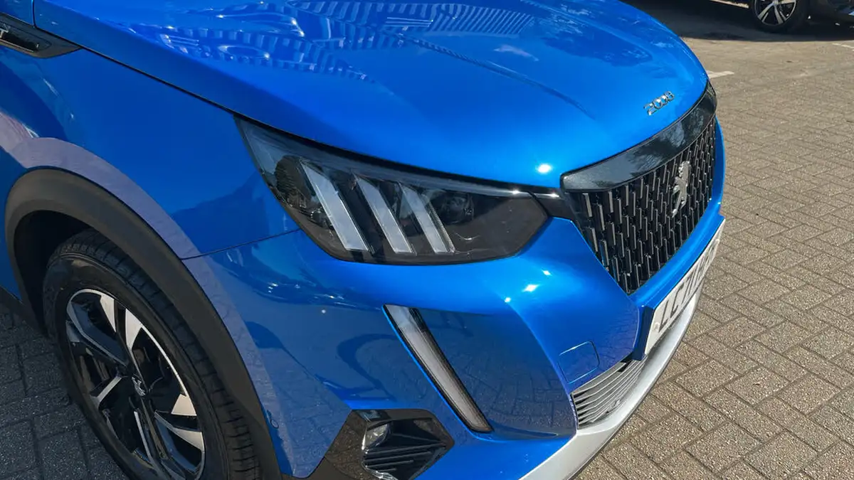 2021-peugeot-2008-suv-12-puretech-gt-big-46