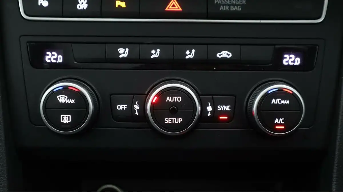 2022-seat-ateca-15-ecotsi-se-technology-big-11