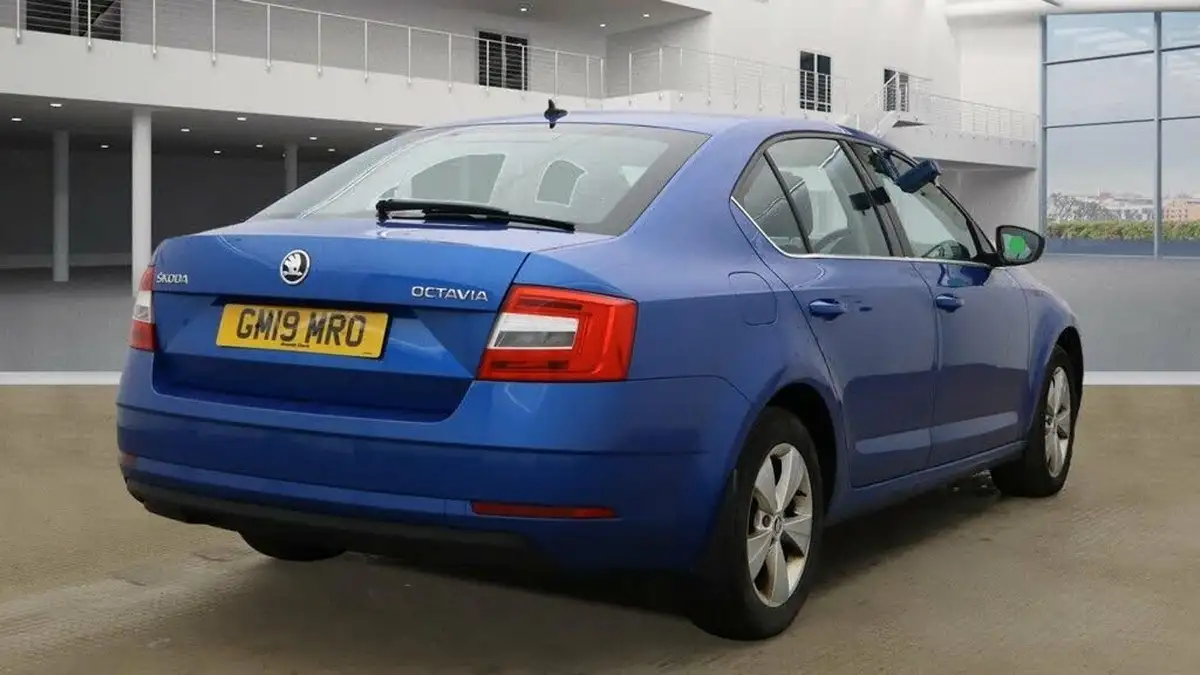 2019-skoda-octavia-16tdi-se-technology-hatchback-dsg-big-3