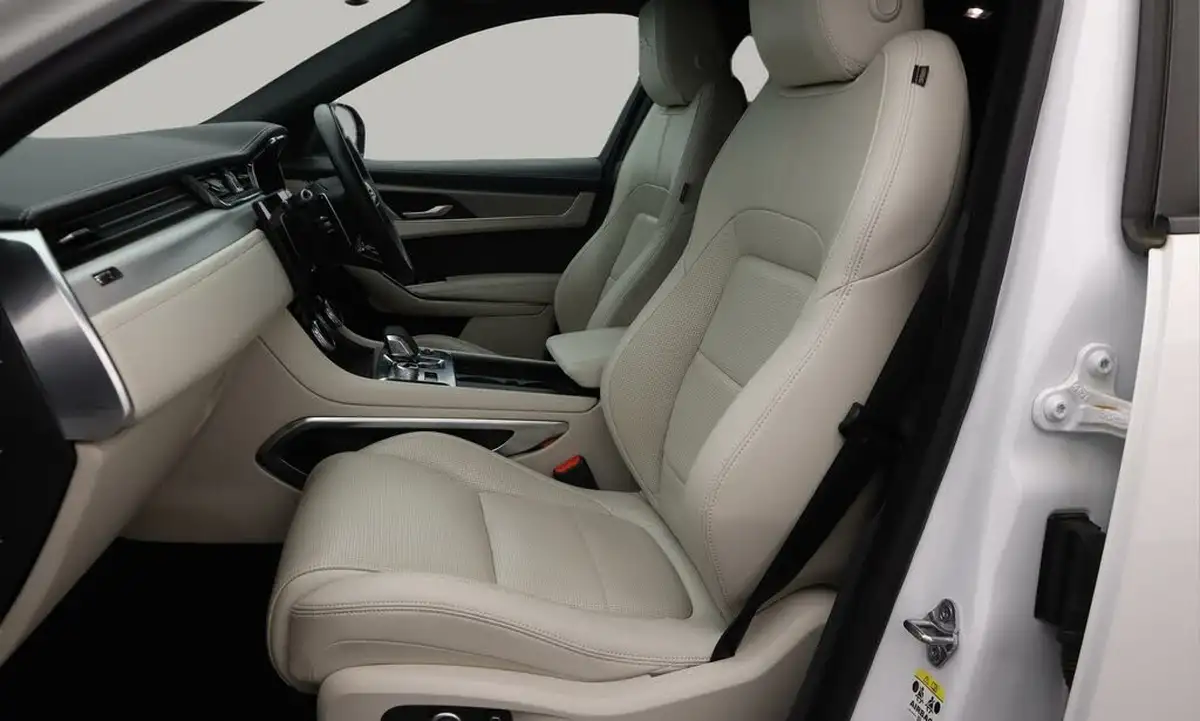2021-jaguar-f-pace-20-d200-r-dynamic-se-mhev-big-14