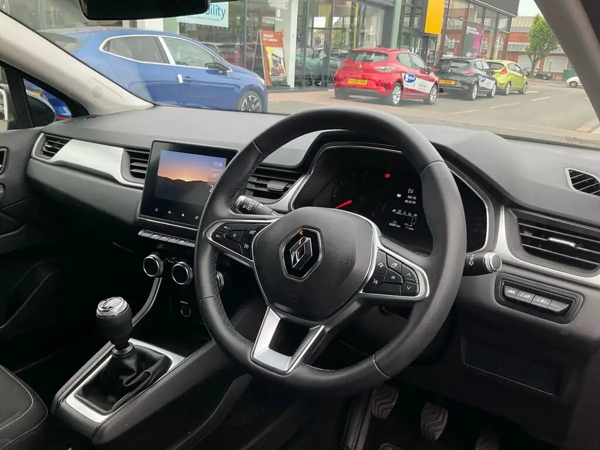 2021-renault-captur-10-tce-iconic-90ps-big-19