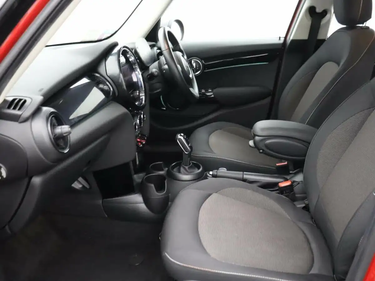 2021-mini-cooper-15-cooper-classic-hatchback-5d-auto-big-12