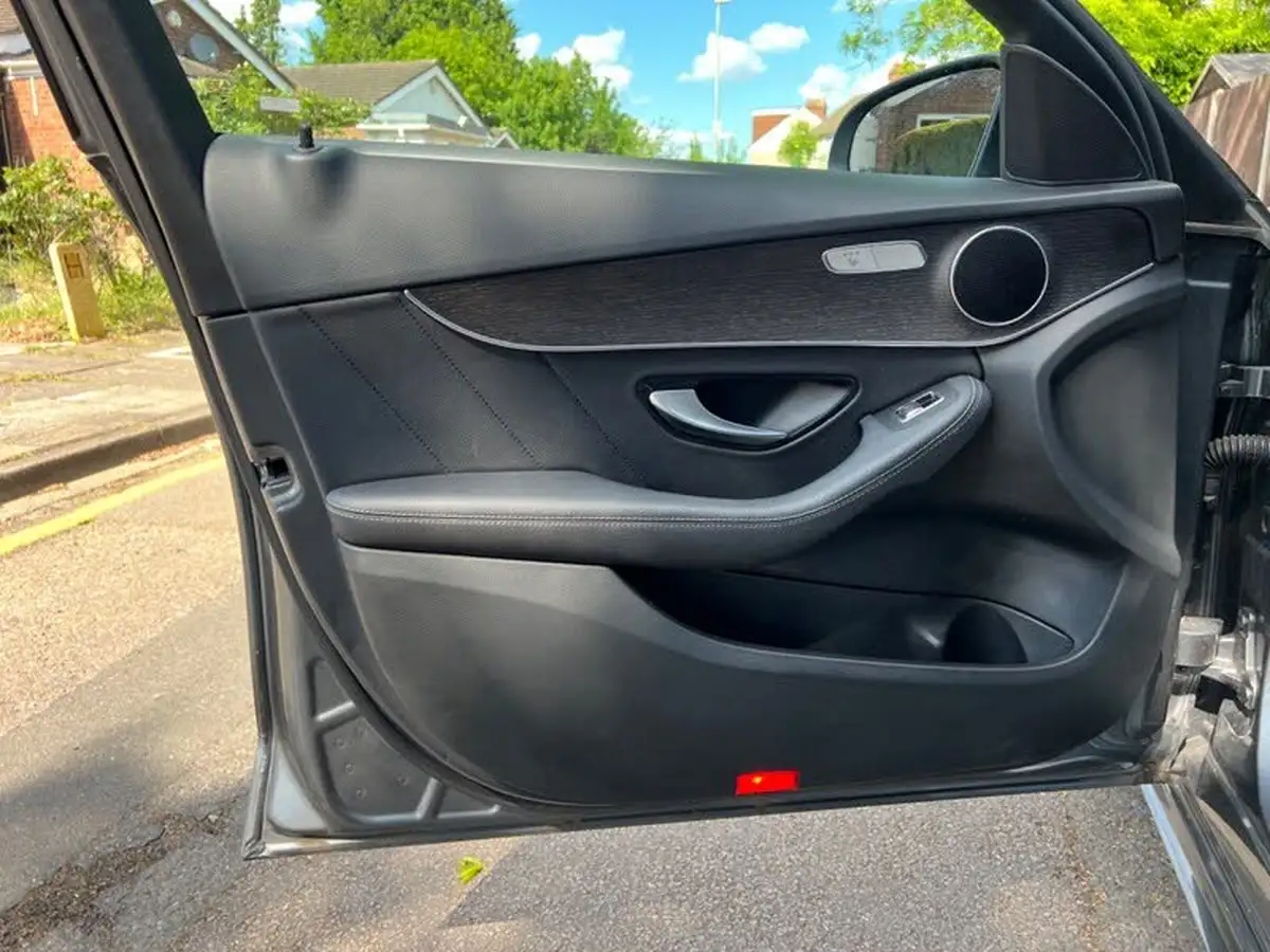 2021-mercedes-benz-c-class-20d-c300de-amg-line-edition-saloon-4d-big-52
