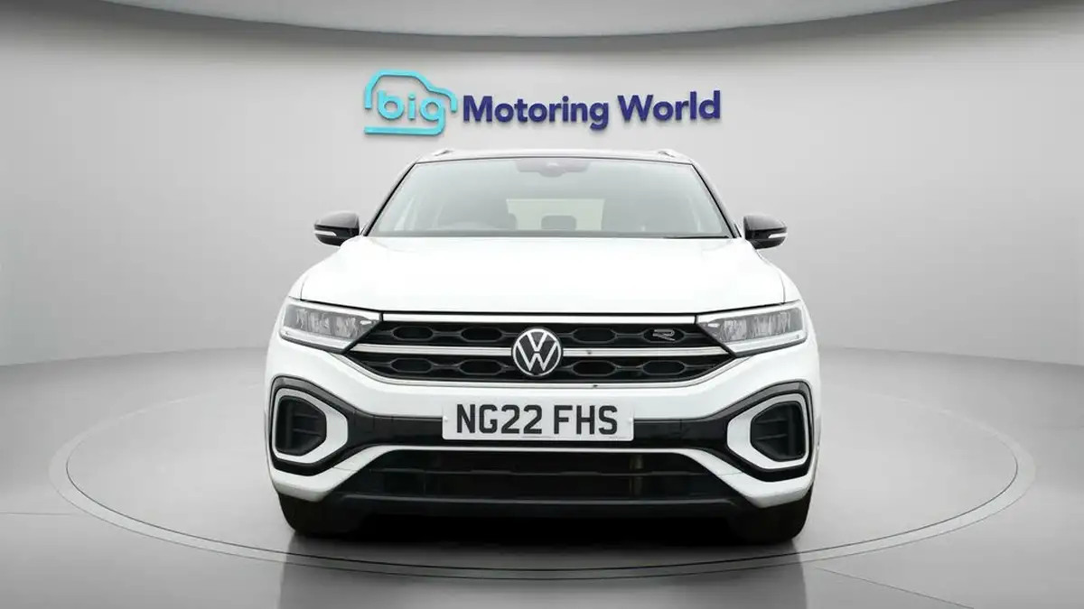 2022-volkswagen-t-roc-15-tsi-r-line-hatchback-5d-big-1