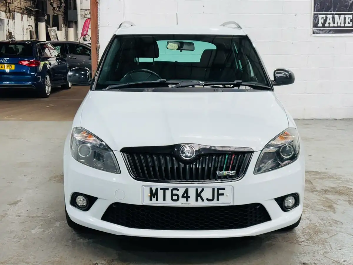 2014-skoda-fabia-14-vrs-estate-big-1