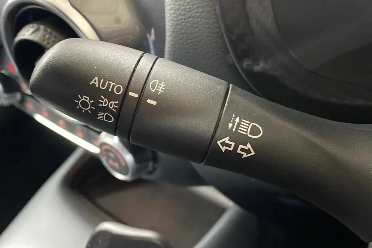 2022-nissan-juke-10-dig-t-n-connecta-dct-big-34