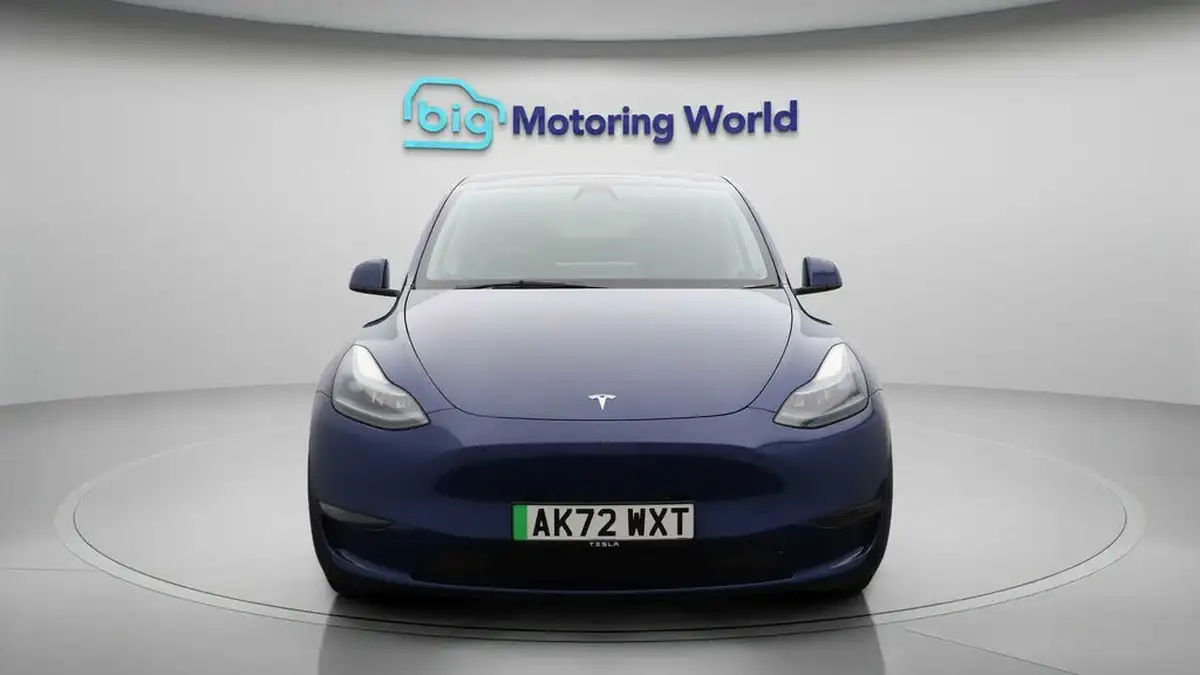 2022-tesla-model-y-e-long-range-big-2
