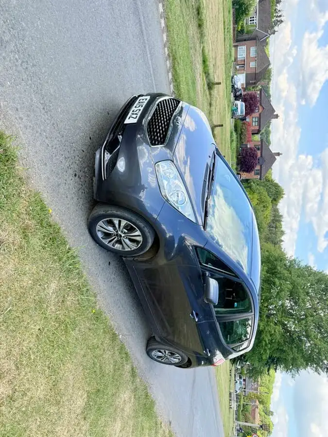 2015-kia-venga-14crdi-2-big-0