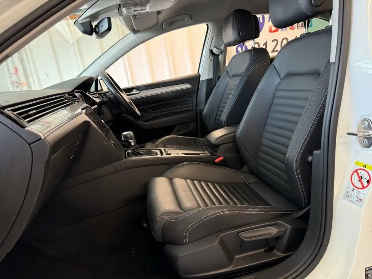 2019-volkswagen-passat-14-tsi-gte-advance-saloon-4d-big-17