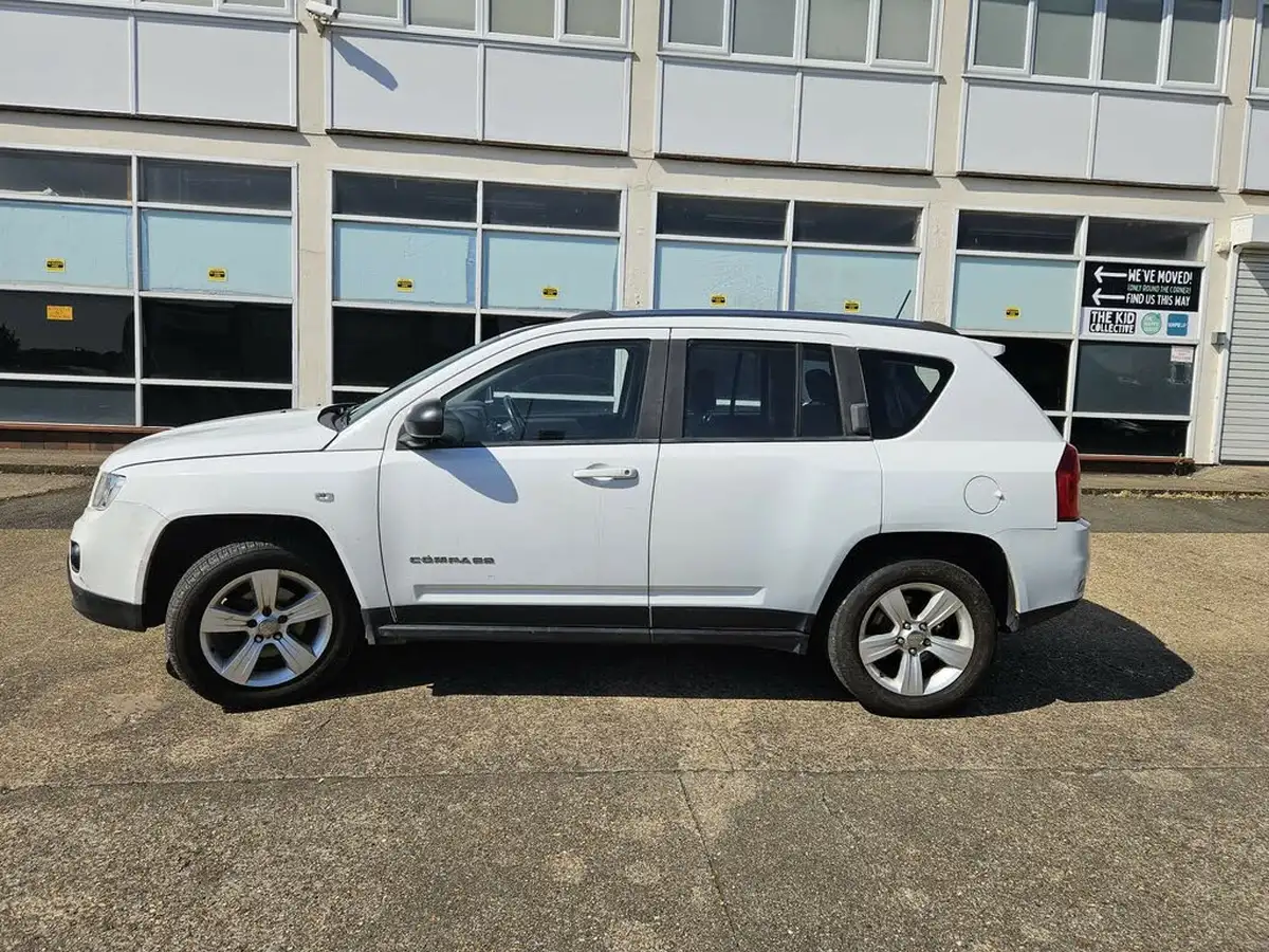 2012-jeep-compass-20-sport-big-3