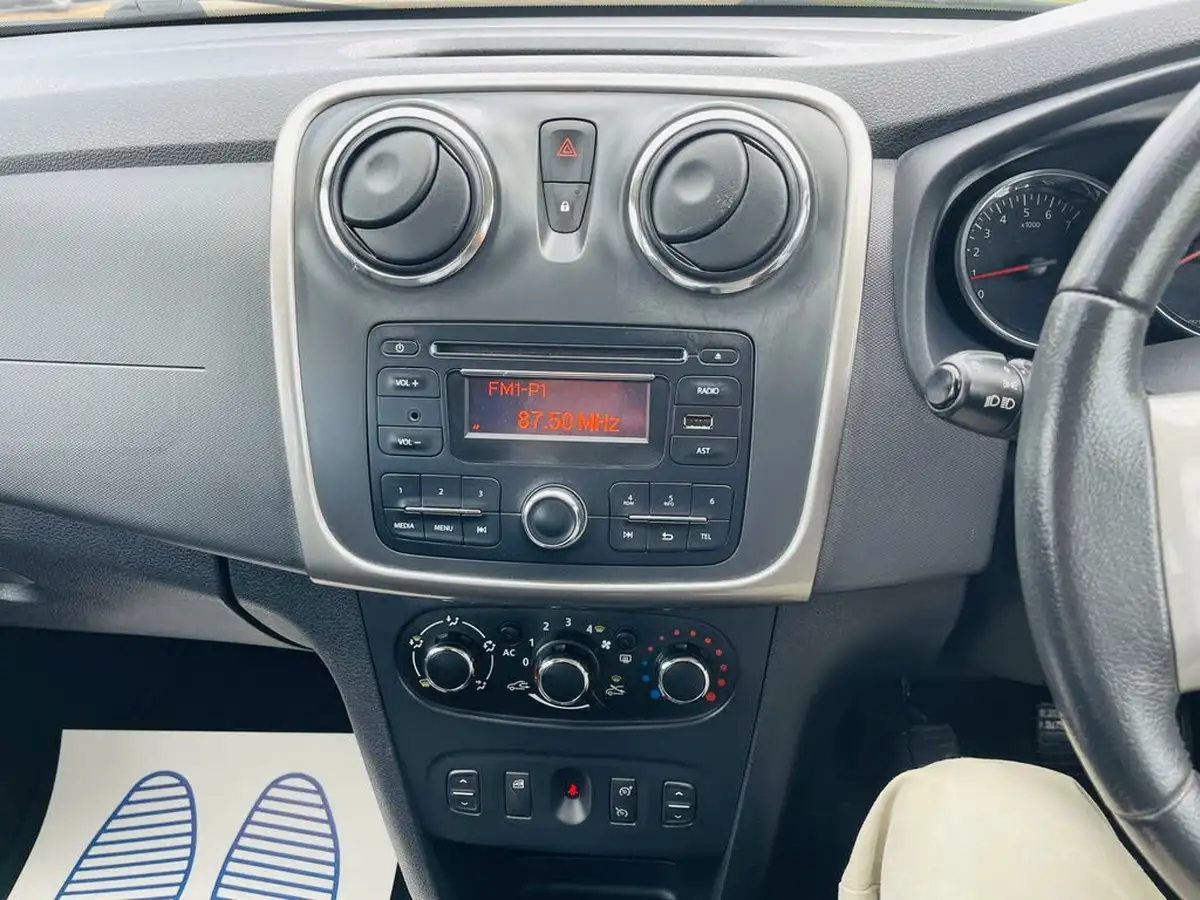 2015-dacia-logan-mcv-15dci-laureate-big-18