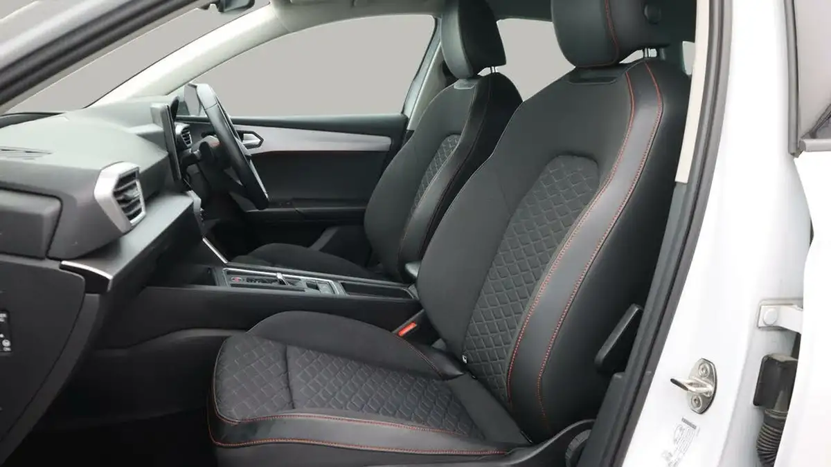 2021-seat-leon-14-e-hybrid-fr-hatchback-big-14