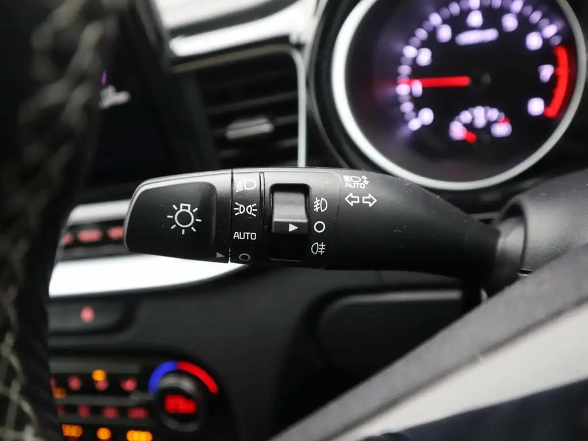 2023-kia-xceed-15-t-gdi-gt-line-158bhp-big-33