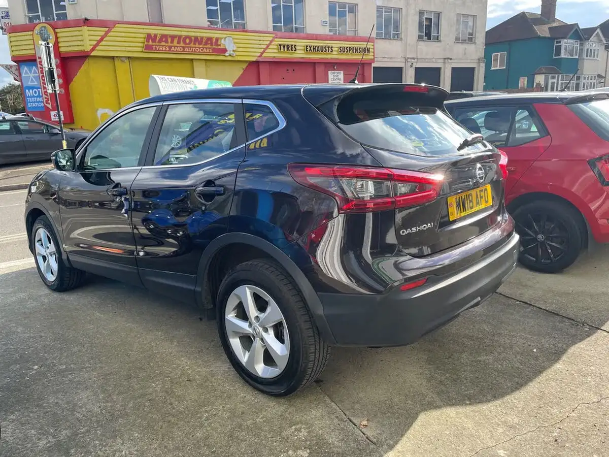 2018-nissan-qashqai-12-dig-t-acenta-xtronic-cvt-big-2