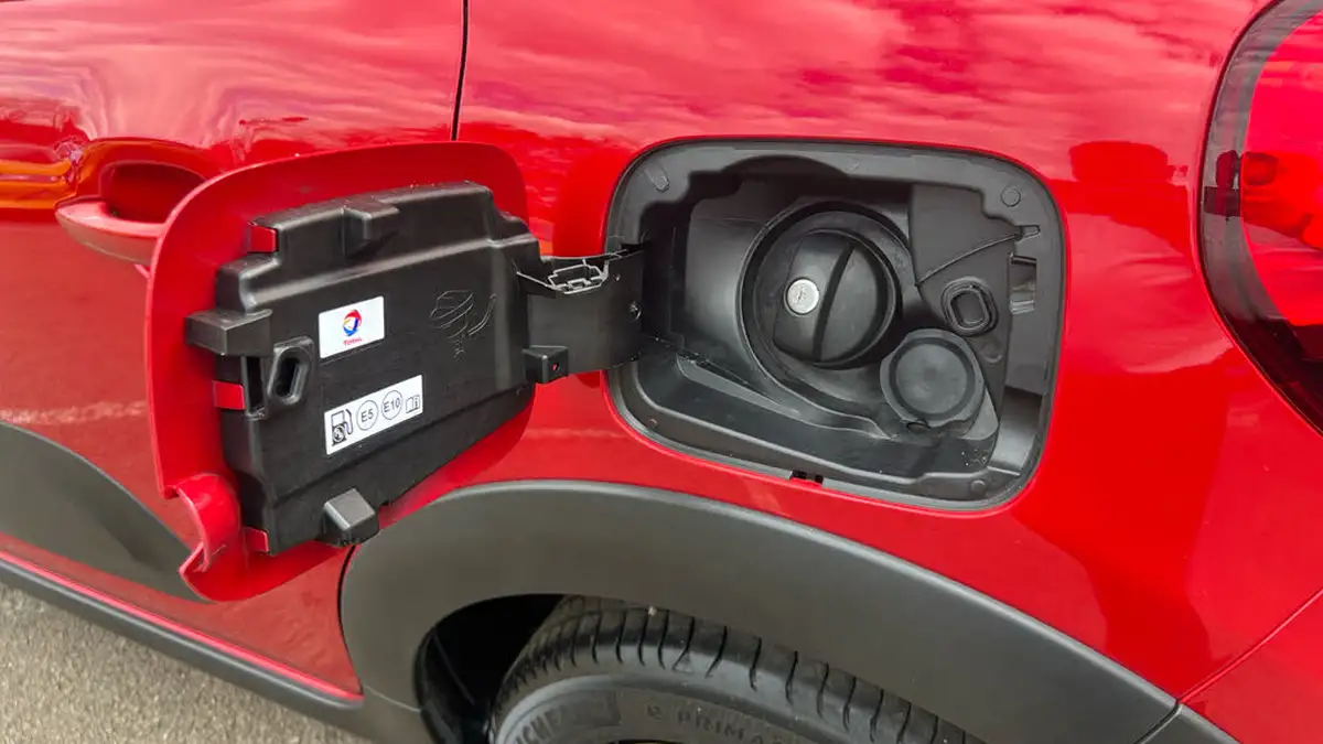 2022-citroen-c3-12-puretech-saint-james-83ps-big-49