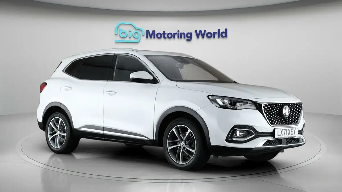 2021-mg-hs-15t-gdi-exclusive-162ps-big-1