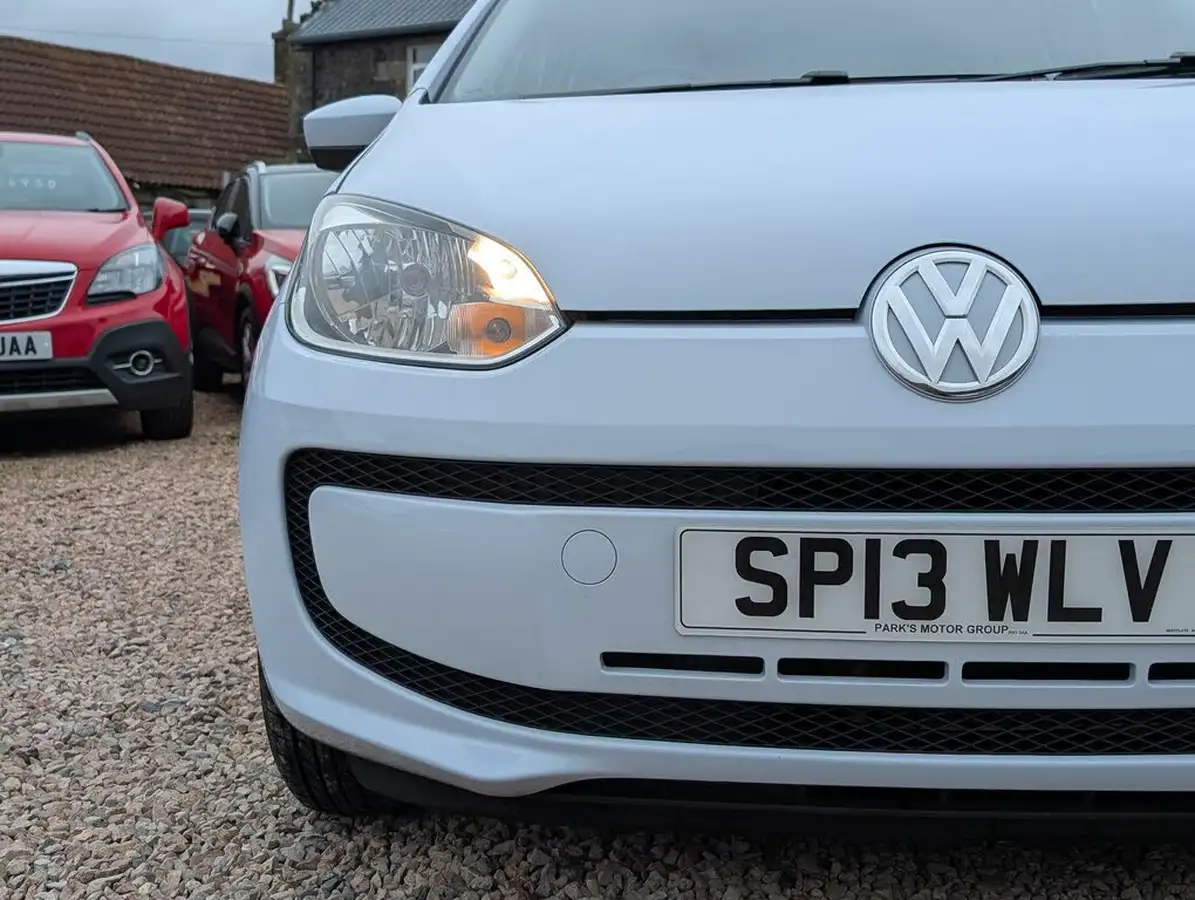 2013-volkswagen-up-10-move-up-59bhp-3d-big-3