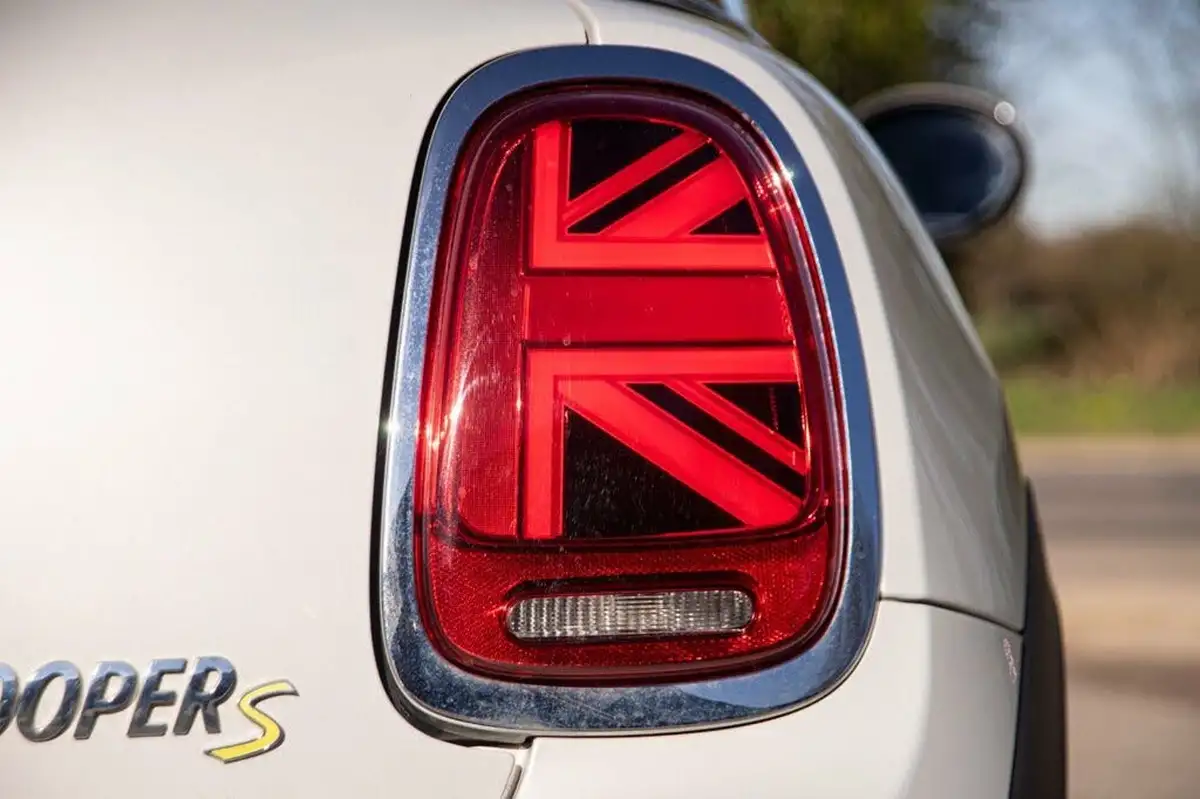 2021-mini-cooper-e-cooper-s-1-big-39