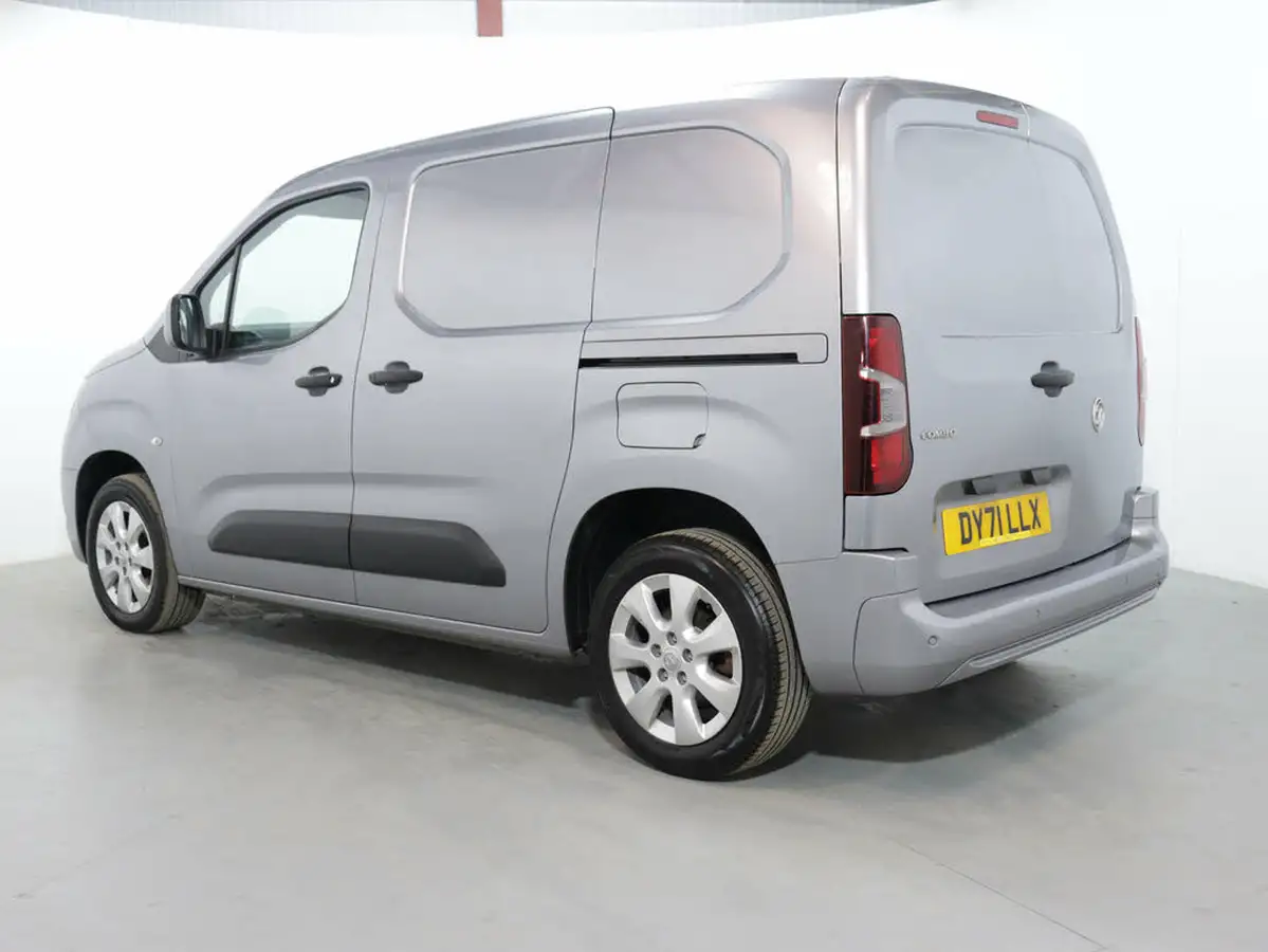 2021-vauxhall-combo-15cdti-griffin-2000-big-6