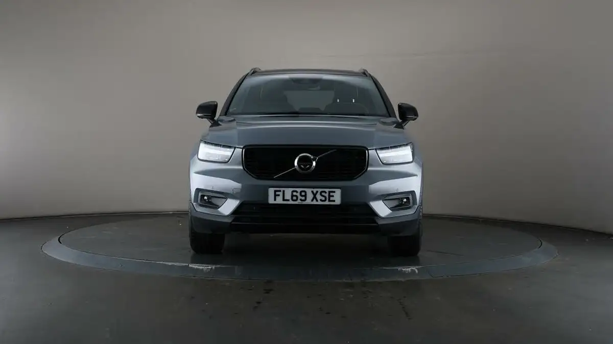 2019-volvo-xc40-20-t5-r-design-big-47