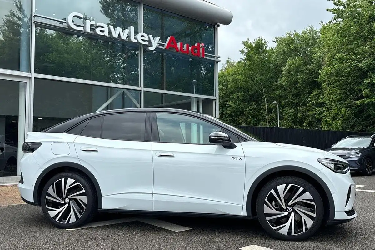 2023-volkswagen-id5-e-gtx-style-299ps-awd-big-1