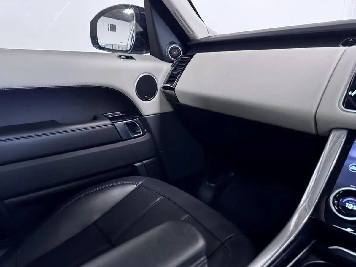 2021-land-rover-range-rover-sport-30-d300-hse-silver-big-30