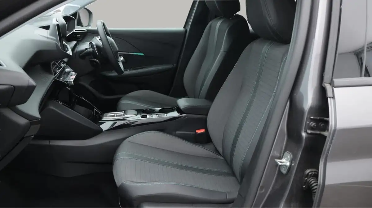 2023-peugeot-208-12-puretech-allure-premium-130ps-eat8-big-21