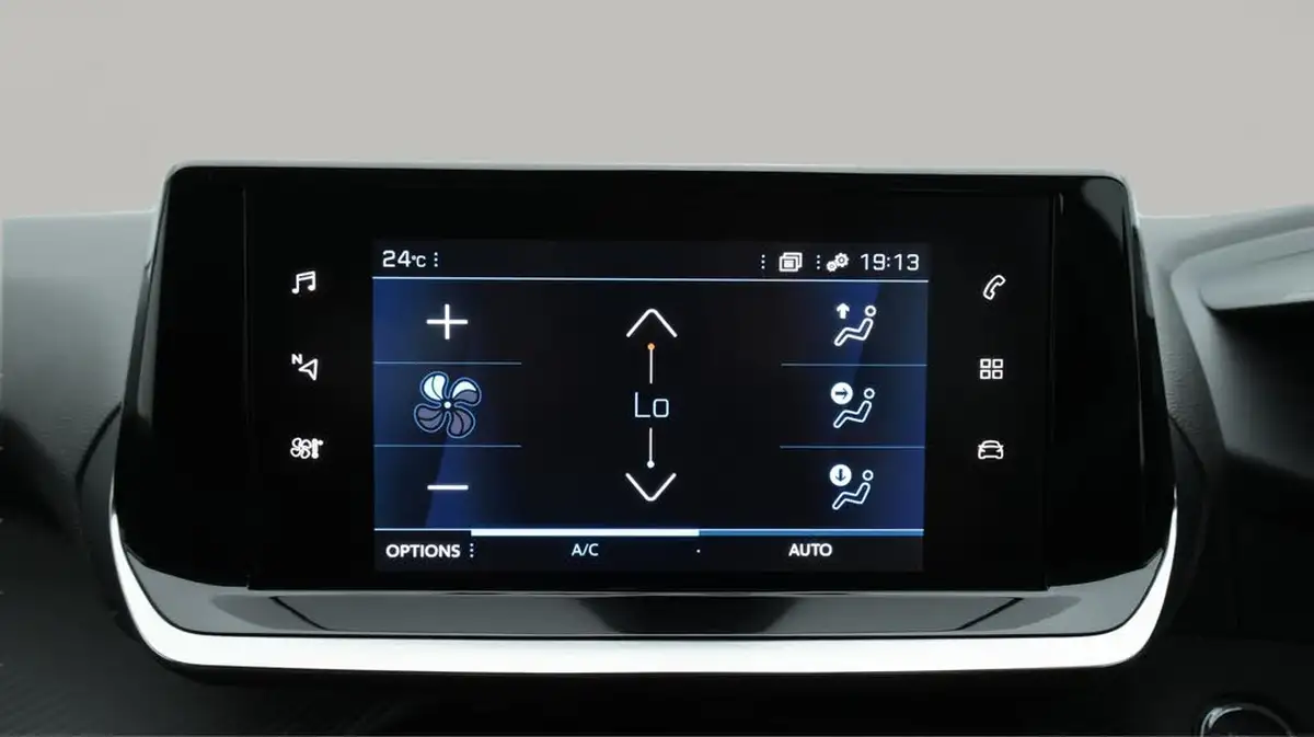 2023-peugeot-208-12-puretech-allure-premium-130ps-eat8-big-17