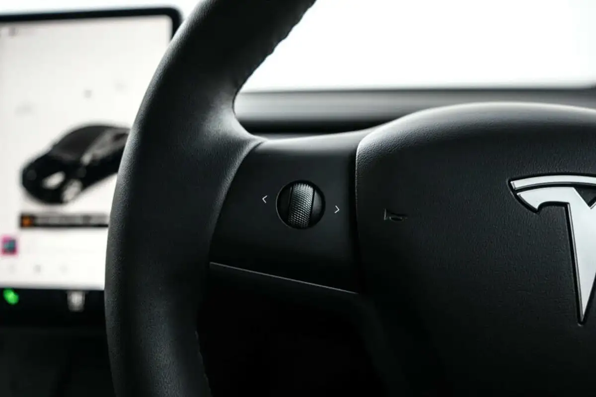 2022-tesla-model-y-e-long-range-big-42